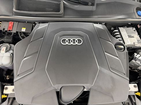 Used 2022 Audi Q8 Premium Plus AWD/4WD image 11