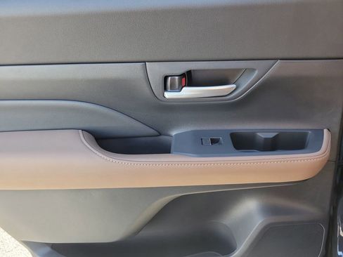 New 2026 Toyota Grand Highlander Platinum image 9