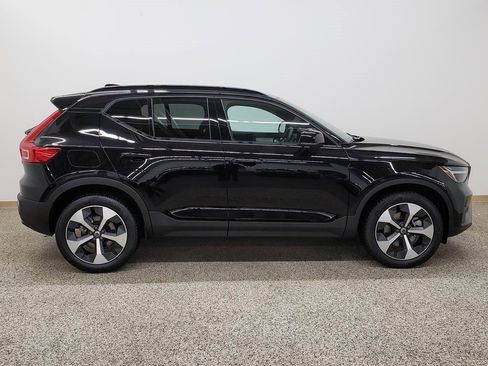 New 2026 Volvo XC40 B5 Core w/ Climate Package image 2