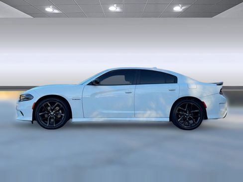 Used 2022 Dodge Charger R/T w/ Blacktop Package image 2