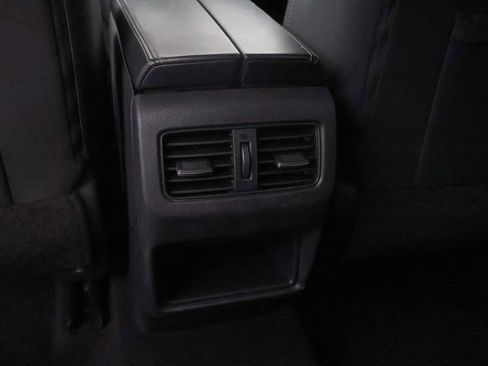 Used 2021 Nissan Rogue S AWD/4WD image 31