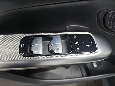 Certified 2025 Mercedes-Benz GLC 300 4MATIC image 29