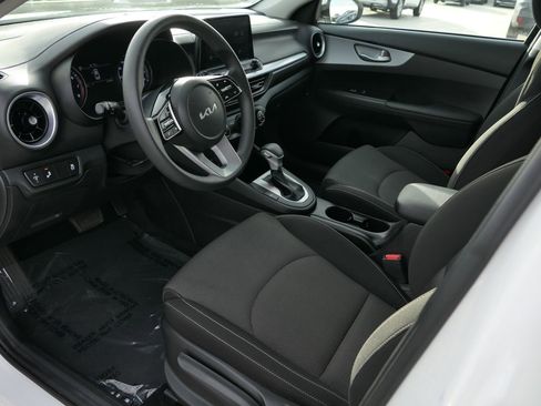 Used 2023 Kia Forte LXS w/ LXS Technology Package image 12