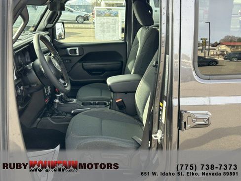 Used 2024 Jeep Wrangler Willys image 11