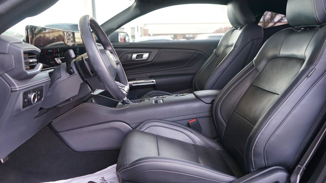 Used 2025 Ford Mustang GT Premium RWD image 19