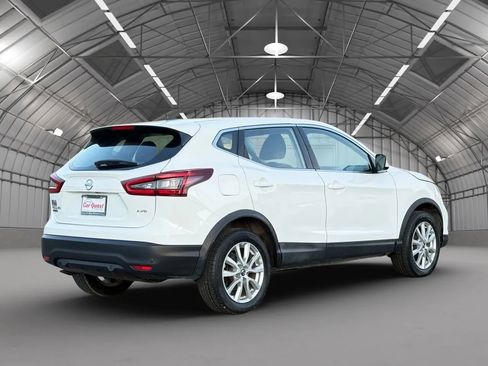 Used 2021 Nissan Rogue Sport S image 7