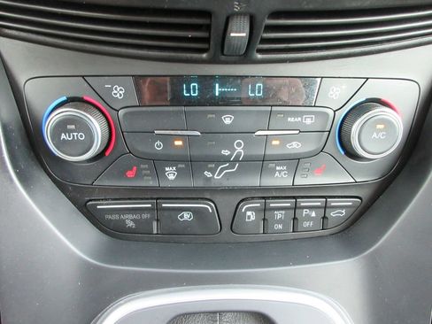 Used 2017 Ford C-MAX Energi Titanium w/ Equipment Group 501A FWD image 30