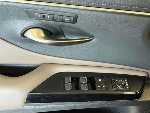 Certified 2022 Lexus ES 350 w/ Premium Package image 20