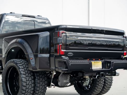 Used 2025 Ford F450 Platinum image 16