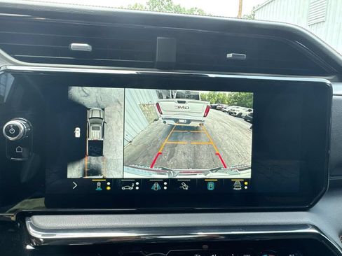 Used 2022 GMC Sierra 1500 AT4 w/ Technology Package AWD/4WD image 28