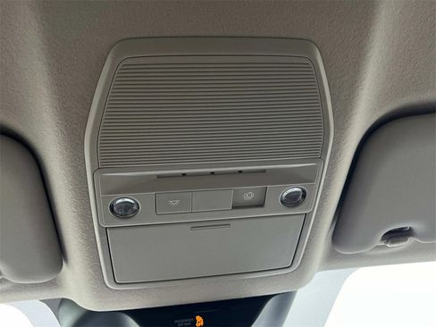 New 2025 Nissan Kicks SR image 29