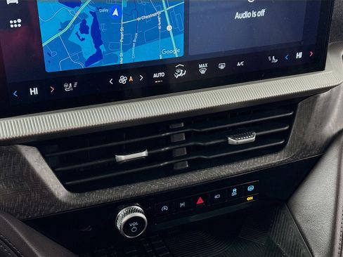 Used 2025 Ford Explorer Platinum w/ LUX Leather Package image 18