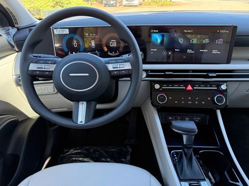 New 2026 Hyundai Tucson SEL image 18