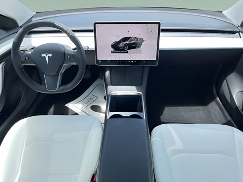Used 2022 Tesla Model 3 Long Range AWD/4WD image 8