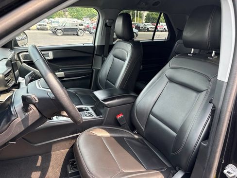 Used 2024 Ford Explorer XLT w/ Equipment Group 202A AWD/4WD image 6