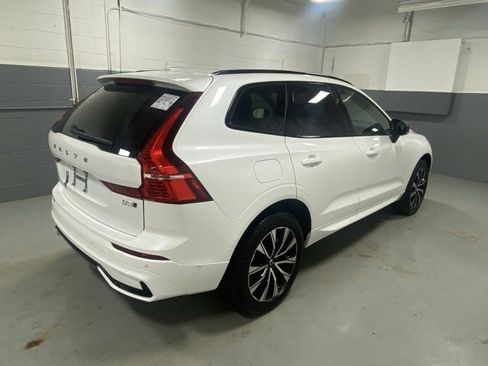 Used 2025 Volvo XC60 B5 Plus image 3