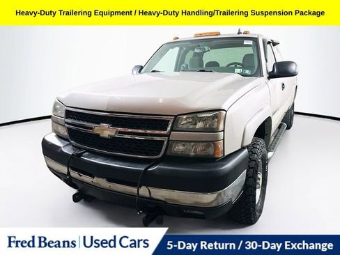 Used 2006 Chevrolet Silverado 2500 LT w/ Snow Plow Prep Package AWD/4WD image 3