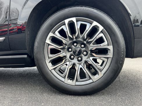 Used 2023 GMC Yukon XL Denali Ultimate image 6