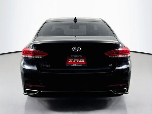 Used 2016 Hyundai Genesis 3.8 RWD image 4