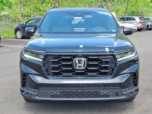 Used 2025 Honda Pilot Black Edition image 1