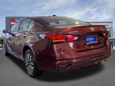 Used 2023 Nissan Altima 2.5 SV AWD/4WD image 3