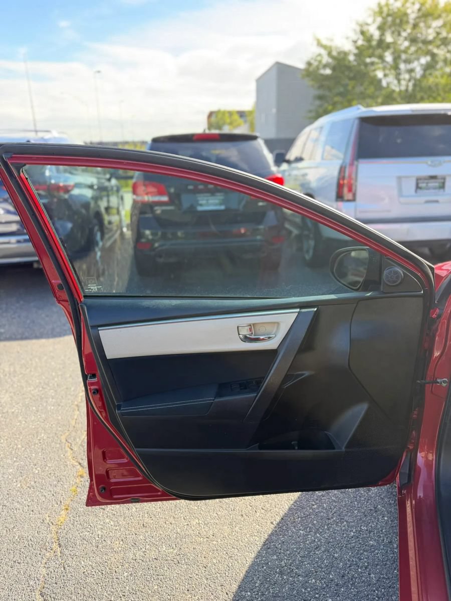 Used 2016 Toyota Corolla LE FWD image 8