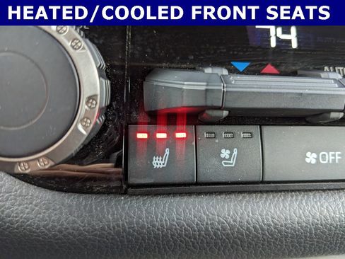 Used 2025 Toyota Tundra Limited image 6