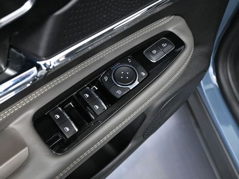 Used 2023 Lincoln Corsair Reserve w/ Jet Appearance Package image 20