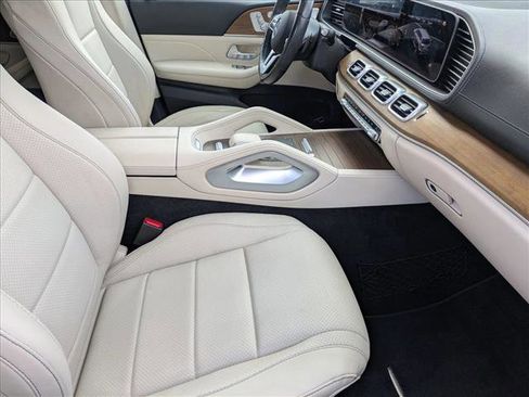 Used 2021 Mercedes-Benz GLS 450 4MATIC image 21