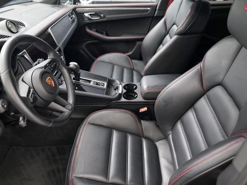 Used 2023 Porsche Macan GTS image 25