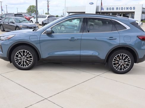 Used 2023 Ford Escape SE w/ PHEV Premium Package FWD image 8