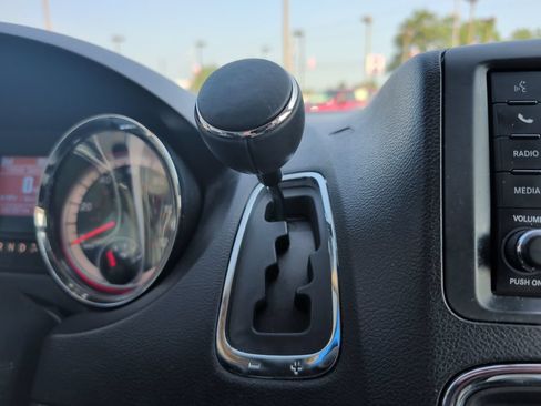 Used 2014 Dodge Grand Caravan SXT FWD image 15