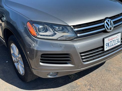 Used 2014 Volkswagen Touareg Sport AWD/4WD image 22