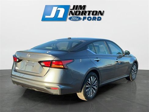 Used 2025 Nissan Altima 2.5 SV image 3