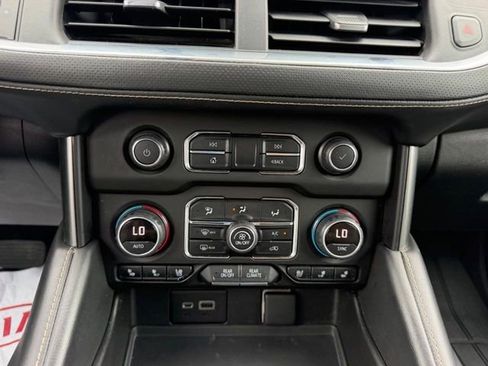 Used 2022 Chevrolet Suburban Premier AWD/4WD image 15