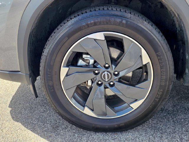 Used 2025 Nissan Rogue SV AWD/4WD image 6