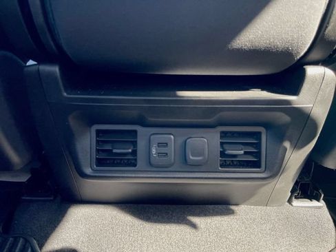 Used 2022 Chevrolet Silverado 1500 LT AWD/4WD image 21