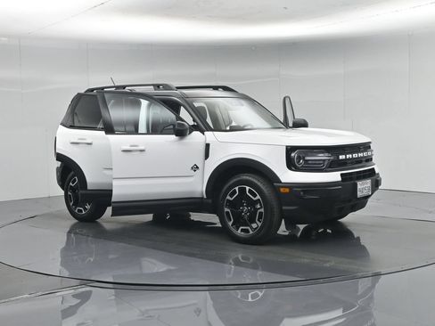 Used 2023 Ford Bronco Sport Outer Banks w/ Tech Package AWD/4WD image 36