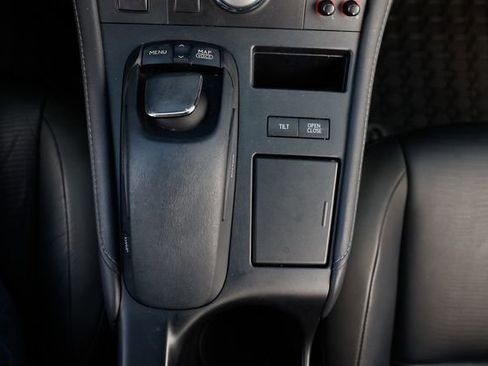 Used 2012 Lexus CT 200h image 39