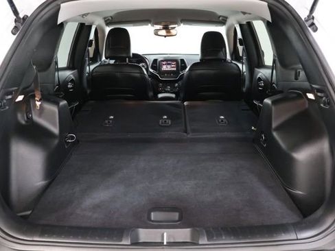 Used 2021 Jeep Cherokee Latitude Plus FWD image 36