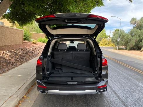 Used 2020 BMW X7 xDrive40i w/ Premium Package AWD/4WD image 12