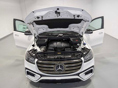 New 2026 Mercedes-Benz GLS 450 4MATIC image 12