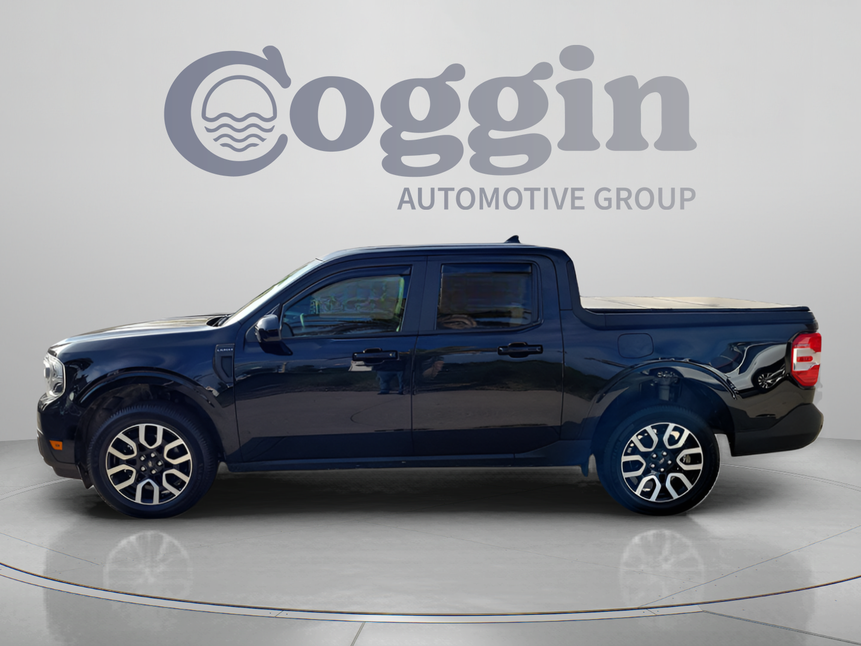 Used 2024 Ford Maverick Lariat FWD image 3