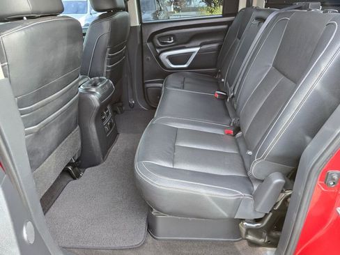 Used 2018 Nissan Titan PRO-4X w/ Pro-4x Convenience Package image 17