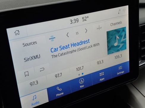 Certified 2022 Ford Explorer XLT w/ Equipment Group 202A image 21