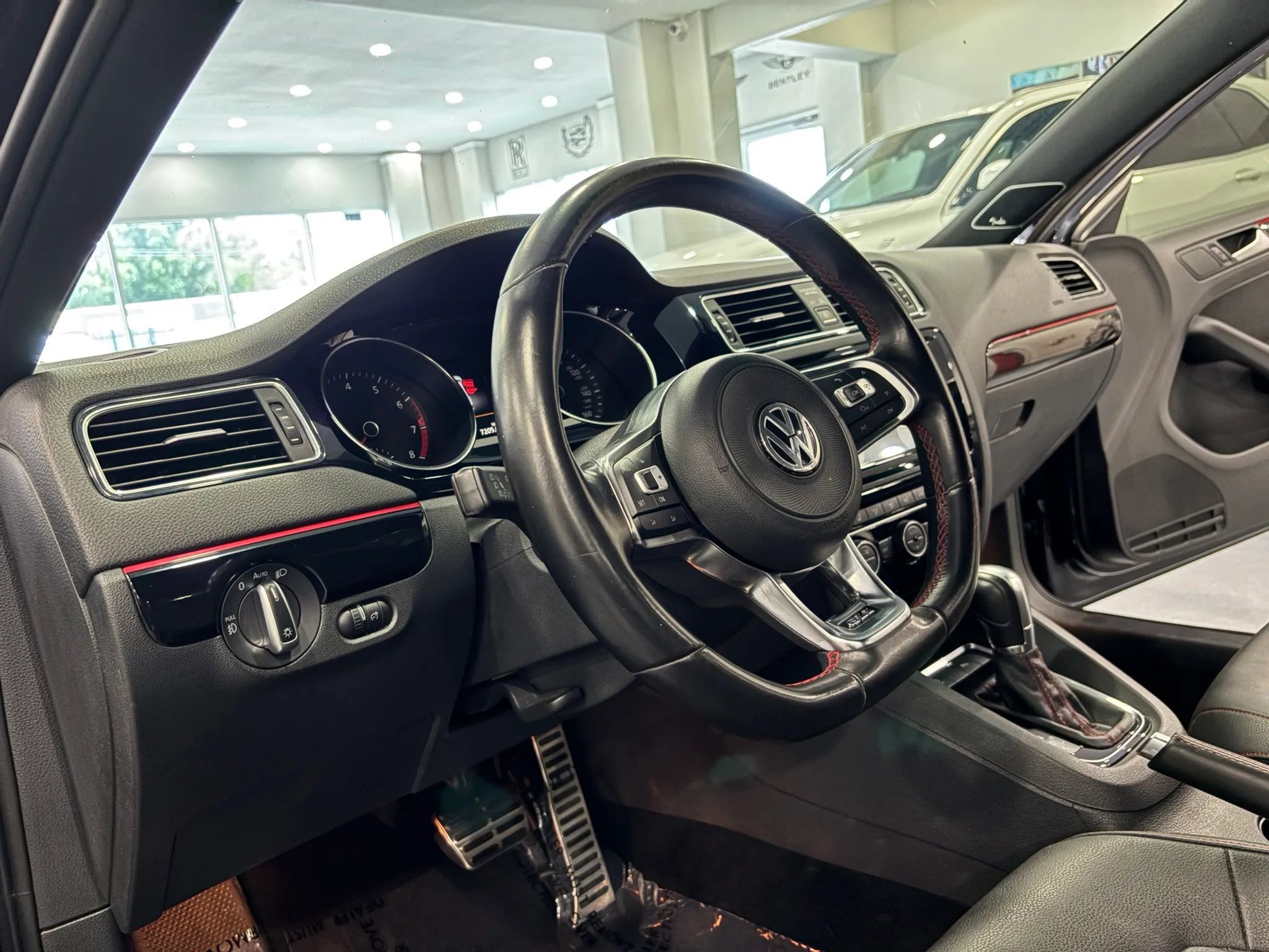 Used 2017 Volkswagen Jetta GLI FWD image 9