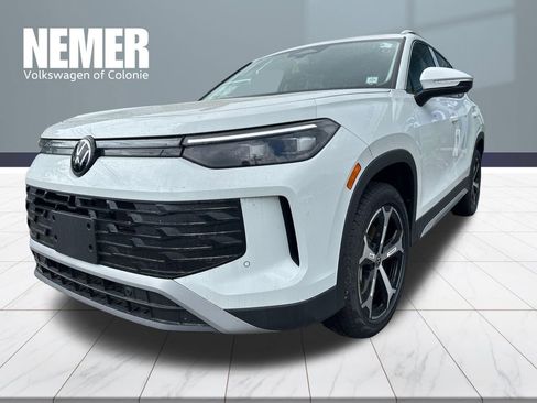 New 2026 Volkswagen Tiguan SE AWD/4WD image 1