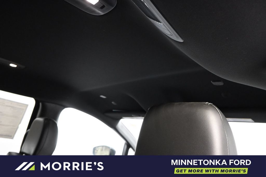 Used 2026 Chrysler Pacifica Select FWD image 18