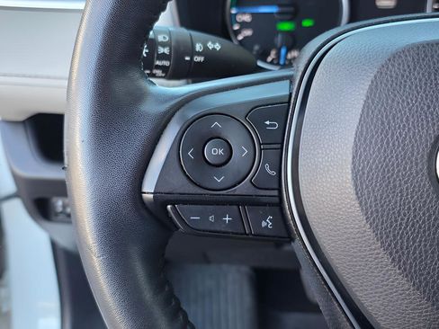 Used 2022 Toyota RAV4 XLE Premium image 25