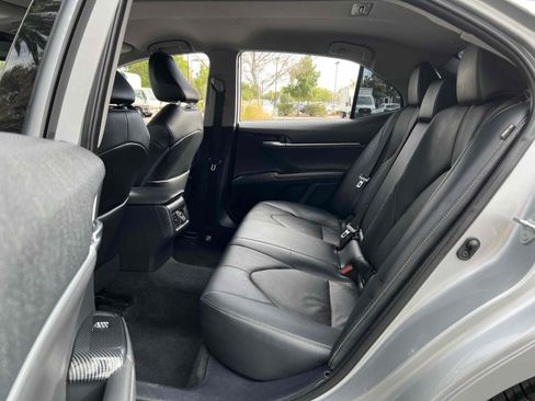 Used 2022 Toyota Camry XSE image 5